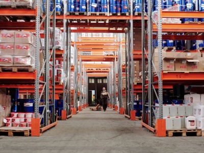 Francuzi likwidują zakład w Polsce, ponad 200 osób na bruk. Przed fabryką stanęły karetki