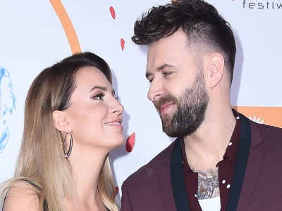 Zaskakujące doniesienia! Agnieszka i Grzegorz Hyży wzięli sekretny ślub! Spójrzcie na suknię ślubną. Klasa