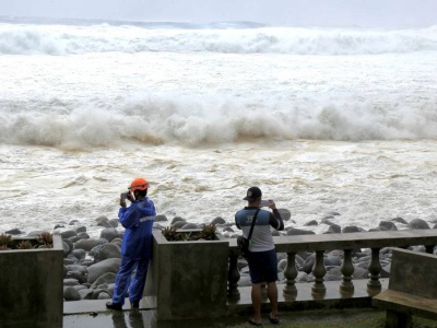 Supertajfun Ragasa nadciąga do Hongkongu. Pilny komunikat polskiej ambasady
