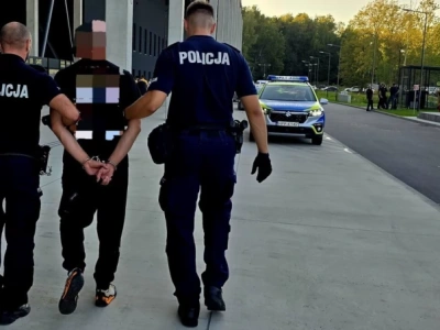 Przy okazji meczu GKS Katowice - Cracovia policjanci zatrzymali cztery osoby