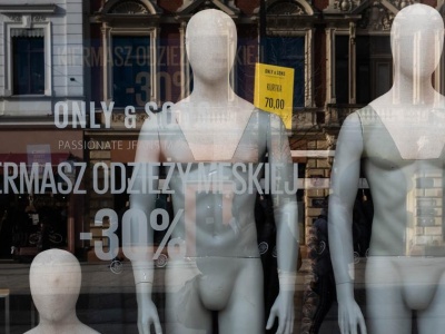 Banki kontra konsumenci. KGHM zyskuje na rajdzie srebra i przez problemy konkurencji