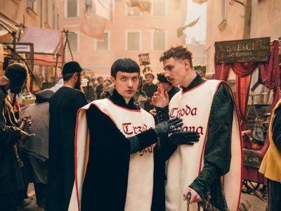 1670 to hit. Marki masowo tworzą reklamy inspirowane serialem