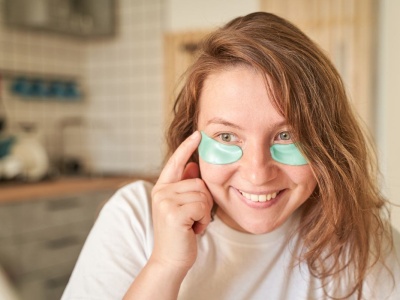 Kiedy i jak stosować płatki pod oczy, żeby naprawdę działały? Poradnik kosmetyczny