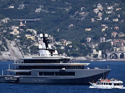 Obamowie na luksusowym jachcie Spielberga. Tak odpoczywają od polityki