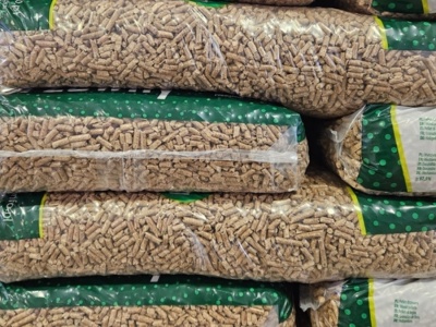 Pellet drożeje. Sprawdziliśmy, gdzie opłaca się kupić