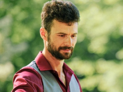 Zerwane zaręczyny to dopiero początek. Wyszła na jaw prawda o przeszłości Rolanda z 