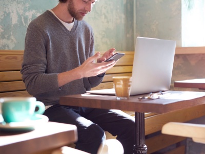 Problem, który wciąż rośnie. Firmy milczą, a kandydaci czują się ignorowani