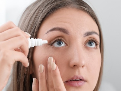 Nowe krople do oczu mogą wyeliminować konieczność noszenia okularów