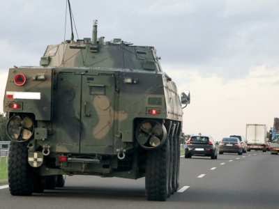 Uwaga kierowcy. Wojsko wyjeżdża na drogi. Czego absolutnie nie robić?