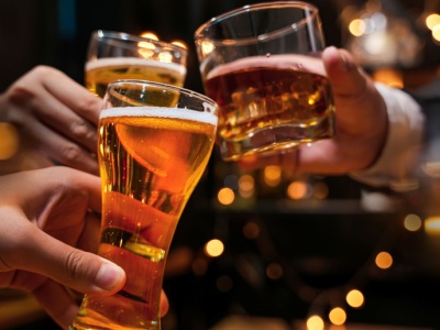 Polacy wcale nie piją najwięcej alkoholu. Inny nawyk jest dużo gorszy