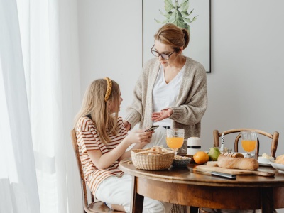 80% rodziców deklaruje troskę o zdrowie dzieci. Rzeczywistość jest inna – raport Warty