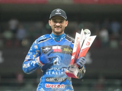 Poruszająca historia młodego sportowca. Bartosz Zmarzlik mistrzem nie tylko na torze