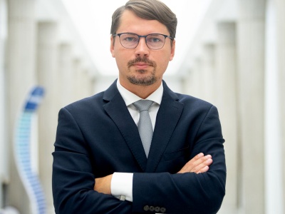 „Niezależne” media ruszyły z promocją szczepień przeciw C-19. Czytam i oczom nie wierzę