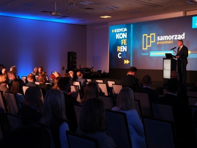 Jak usprawnić funkcjonowanie miast, powiatów i gmin? Samorządowcy debatują o tym w Toruniu