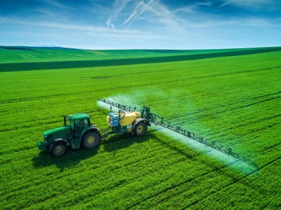 Zagraniczni inwestorzy wykupują ziemie. Niemcy patrzą z przerażeniem