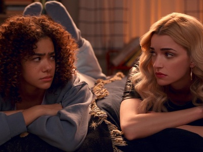 Młodzieżowy przebój Netflixa z kolejnym sezonem. Ginny & Georgia z zamówieniem na 4. sezon