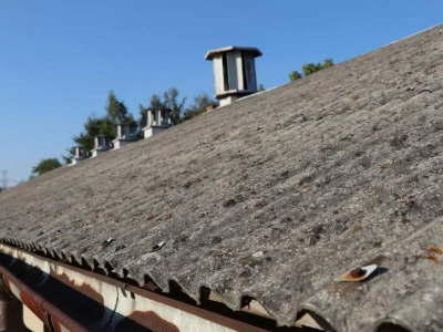 Do kiedy rolnicy mają czas na wymianę dachu z azbestem?