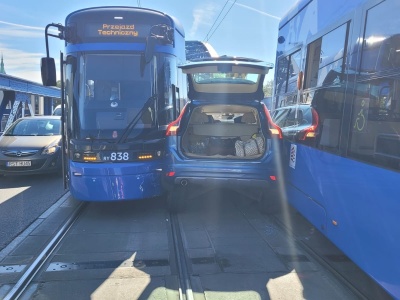 Wykolejony tramwaj na Krakowskiej. Policja: 2000 zł. Mieszkańcy: dlaczego tak mało?