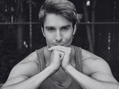 Tragiczna śmierć 35-letniego aktora. Mąż gwiazdora oskarża restaurację o zaniedbania