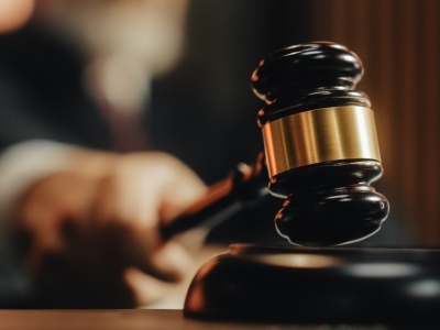 30 tys. zł wyrównania i 2 tys. zł więcej do emerytury. Seniorzy wygrywają w sądzie