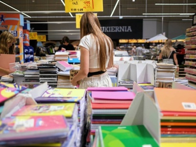 Polacy pobili rekord z wykorzystywaniu pieniędzy z 300 plus. ZUS z zaskakującym komunikatem