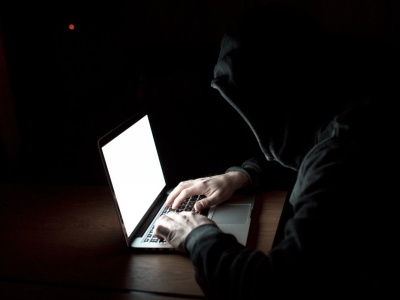 Rząd przyjął kluczowy projekt dotyczący internetu. Pojawią się narzędzia do walki z dezinformacją