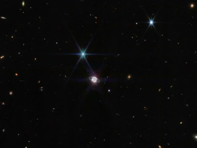 To, że musi istnieć, udowodniono na papierze. Dopiero później dostrzeżono ją na niebie