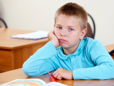 7 sekretów, które dziecko nosi w sobie, gdy boi się nauczyciela. Nr 3 odbiera oddech