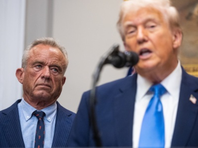 Trump powiązał popularny lek przeciwbólowy z autyzmem. Burza w środowisku medycznym