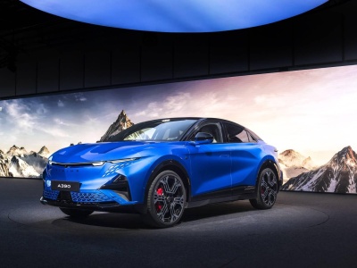 Nowy silnik dla Alpine – nawet 470 KM i 4×4