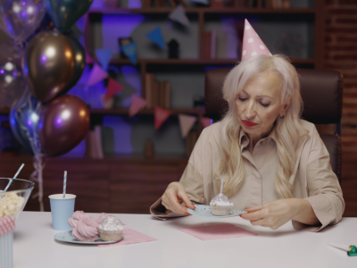 Nowy trend podbija internet. Zwyczaj, który zmienia sposób świętowania narodzin dziecka