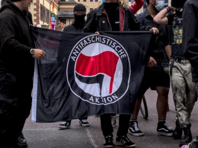 Szef węgierskiego MSZ: Unia Europejska chroni terrorystów Antify