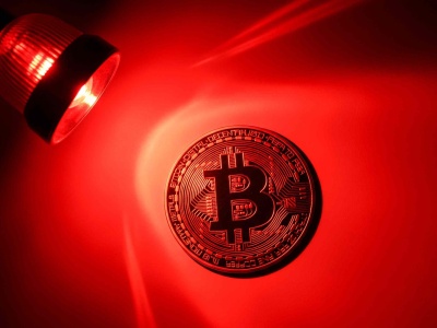 Wieloryby już wiedzą – analiza płynności Santiment nie kłamie! Czy Bitcoin naprawdę spadnie do 107 000 USD?