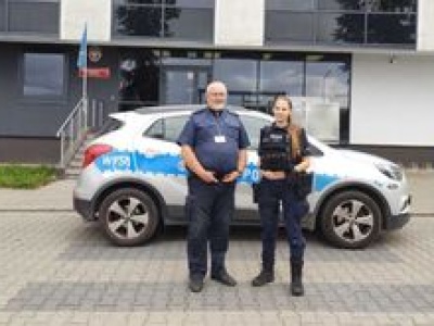 Policjanci w Wałczu eskortowali przyszłą mamę do szpitala – stresująca chwila zakończona szczęśliwie