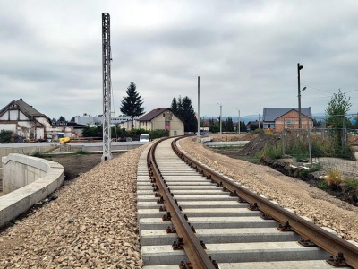 Premier Tusk kusi sądecki Newag i Pesę wizją szybkich kolei. Czy polska infrastruktura gotowa, czy Zachód zgarnie miliardy?