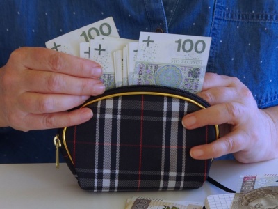 Emerytura nie tylko z ZUS. Nawet 1300 zł po 10 latach pracy. Polacy mogą sięgnąć po te pieniądze