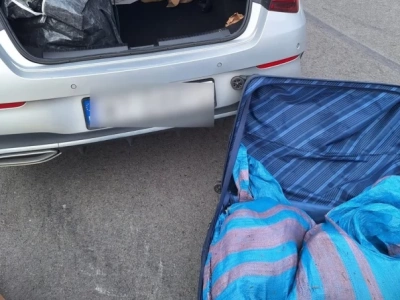 Pseudokibice zatrzymani na autostradzie A4. Przewozili narkotyki w bagażniku i wpadli w zasadzkę policji