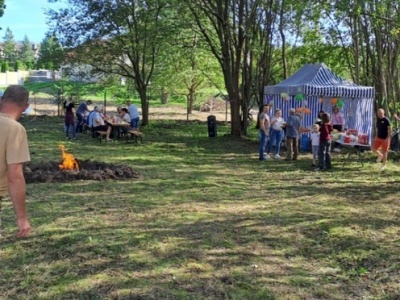 Uprawiasz turystykę rowerową lub pieszą? Zagłosuj na centrum rekreacji w Dąbrowie!  (Opowieści o Dąbrowie, odc. 11)