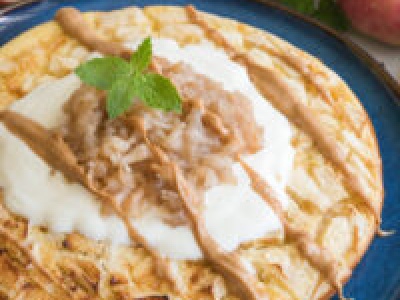 Pieczony omlet szarlotkowy