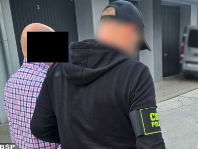 CBŚP rozbiło grupę przestępczą handlującą luksusowymi autami. Wśród zatrzymanych Andrzej W. biznesmen Piotrkowa