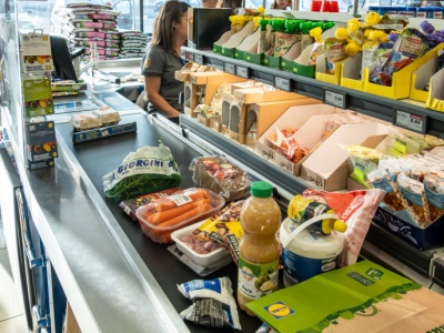 Owoce za grosze, piwo w prezencie… Lidl gra va banque od czwartku 25 września