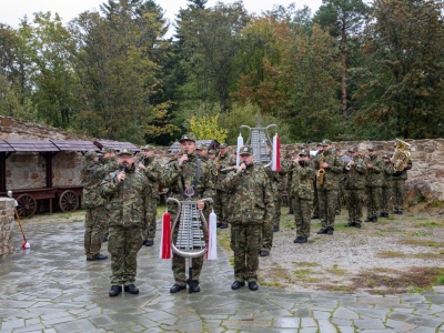 Zamek w Muszynie był świadkiem wyjątkowego wydarzenia. Szeregi SG zasilili nowi funkcjonariusze