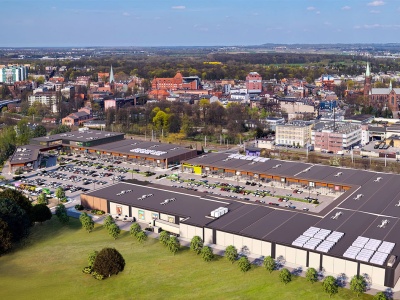 Otwierają dopiero za rok. Lidl, Half Price i inni już zaklepali powierzchnię