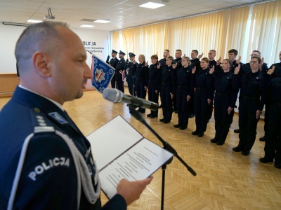 Czterdziestu pięciu nowych kujawsko-pomorskich policjantów złożyło ślubowanie