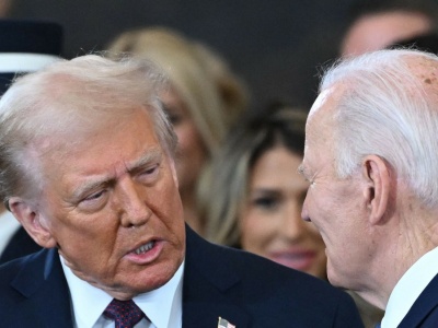 Trump usunął ze ściany zdjęcie Bidena. Oto co powiesił