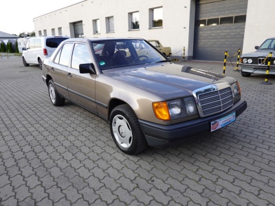 Mercedes 260E 4Matic W124 1987 – 32900 PLN –