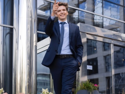 Swoją fundację zaczął tworzyć w wieku... 13 lat. Mówili mu: „Dorośniesz, to zrozumiesz”. Dziś rozmawia z szefową KE