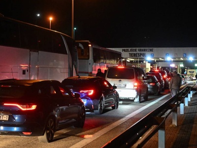 Przejścia graniczne z Białorusią otwarte. W kolejkach stało kilkaset aut