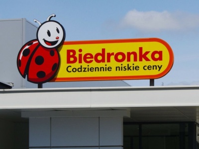 W Biedronce zaczęło się w czwartek. Oferty “5+5 gratis” to dopiero początek. Polacy się rzucą