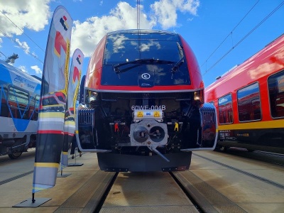 Pesa i ŁKA przedstawiają Elfa 3.0